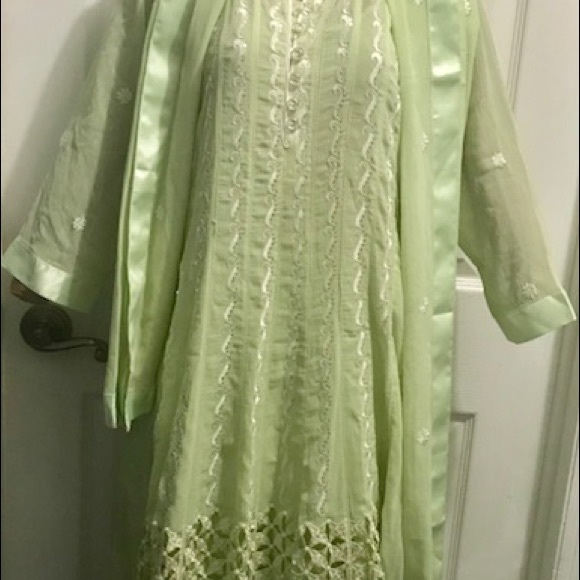 Light green georgette with cream work - Picture 1 of 2